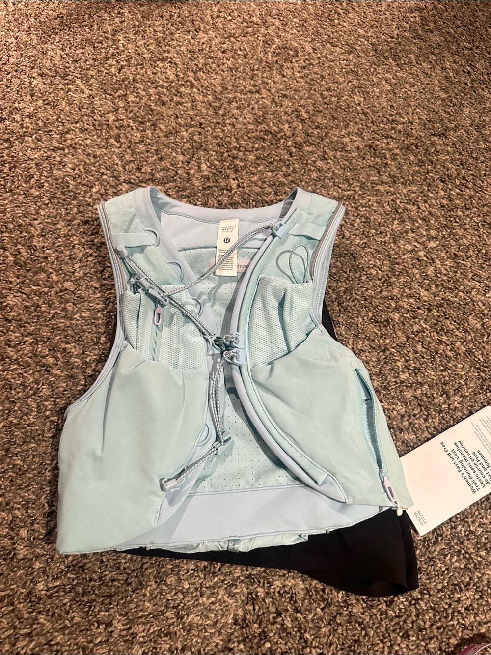 NWT LULULEMON RUNNING VEST - Picture 2 of 3